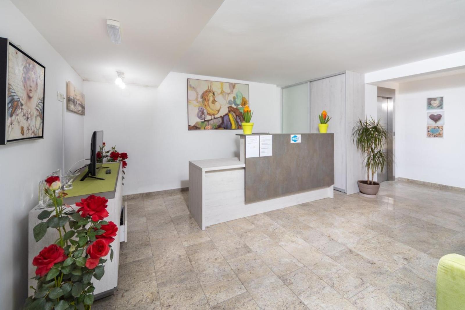Apartments Horizont Budva Bagian luar foto
